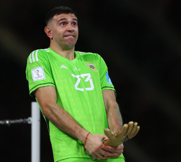 觀點(diǎn)交鋒：馬丁內(nèi)斯轉(zhuǎn)會(huì)曼聯(lián)失敗后的未來走向探討