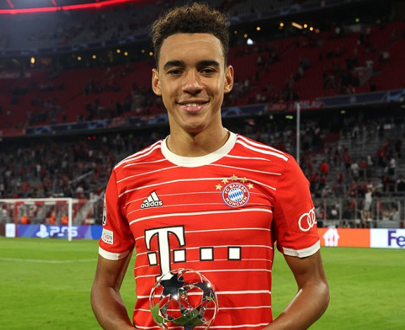 穆西亞拉傷情更新：負(fù)荷反應(yīng)致休戰(zhàn)，后續(xù)上場(chǎng)時(shí)間受限